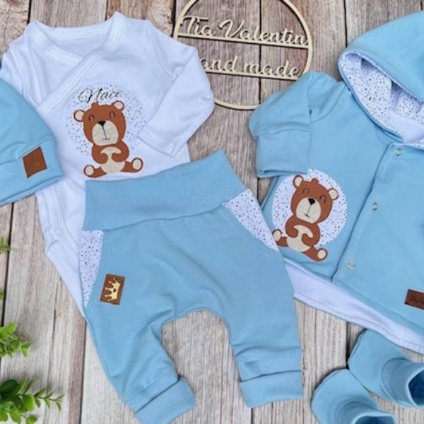 Kompletek za odhod iz porodnišnice – medvedek, svetlo moder in pikice
