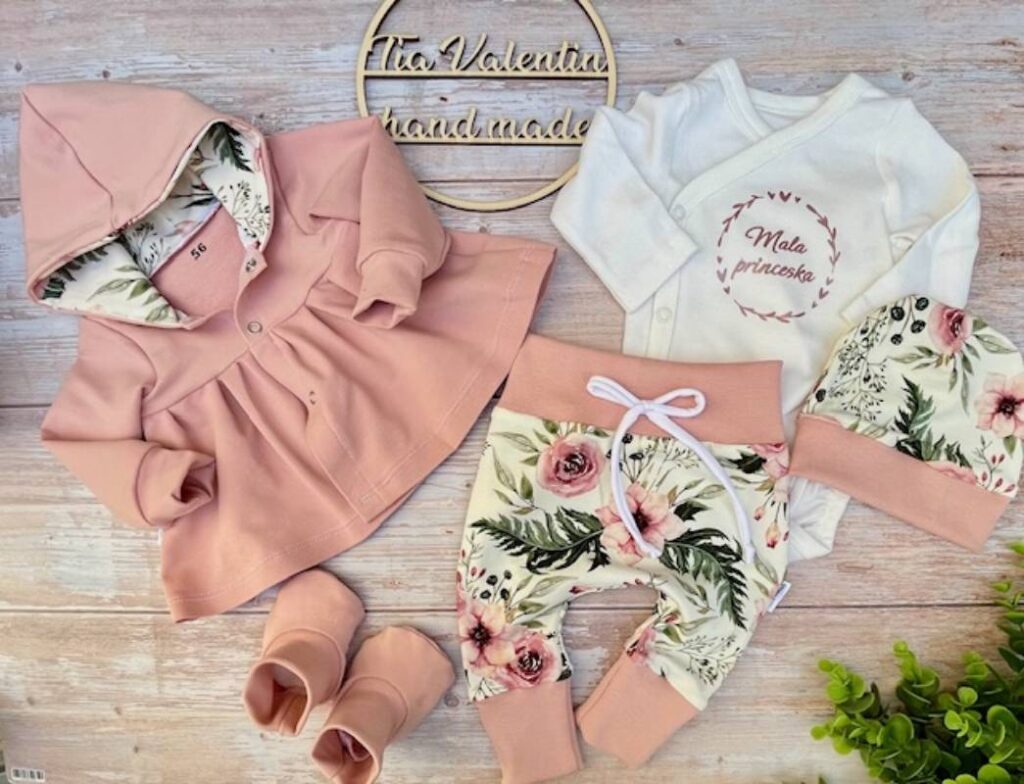 roza roze komplet mala princeska obdelan