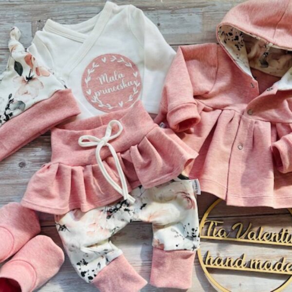 Kompletek za odhod iz porodnišnice s krilcem - cvetlični motiv, melange roza